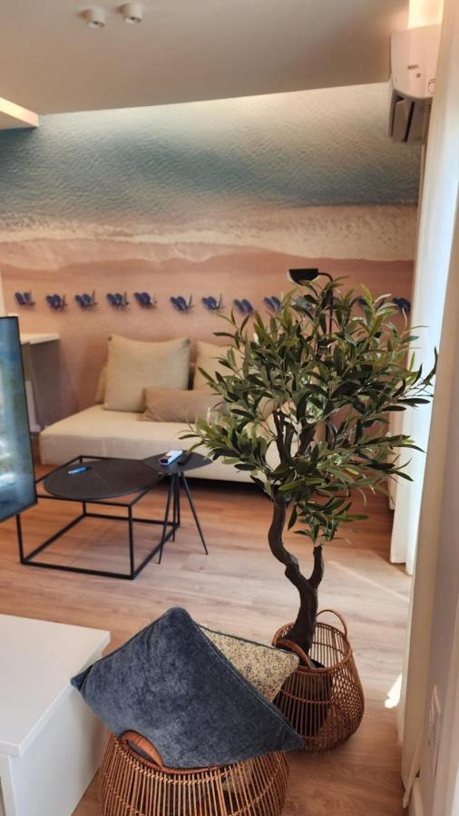 Renovated Apartment With Roof Garden Access, 15 M Walk To Acropolis Atenas Exterior foto