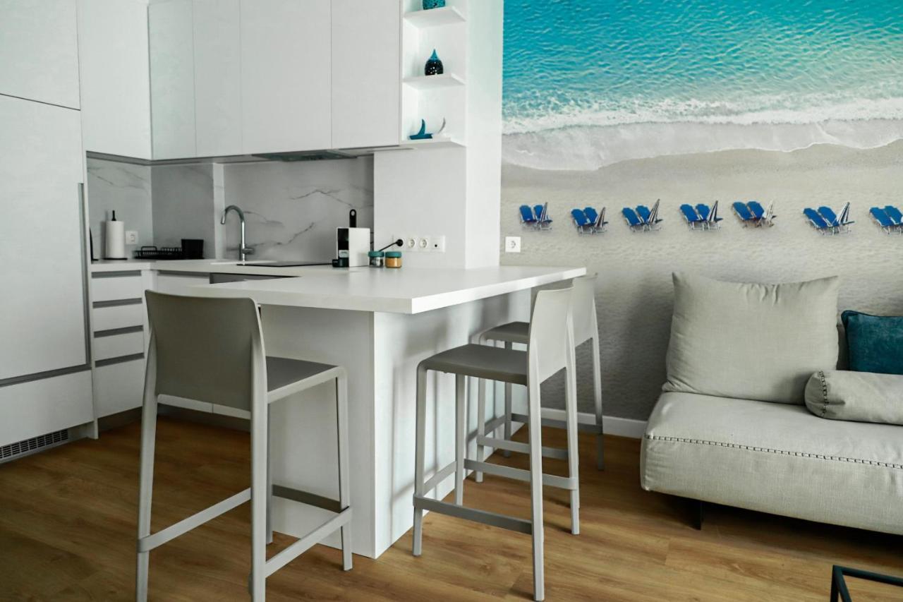 Renovated Apartment With Roof Garden Access, 15 M Walk To Acropolis Atenas Exterior foto