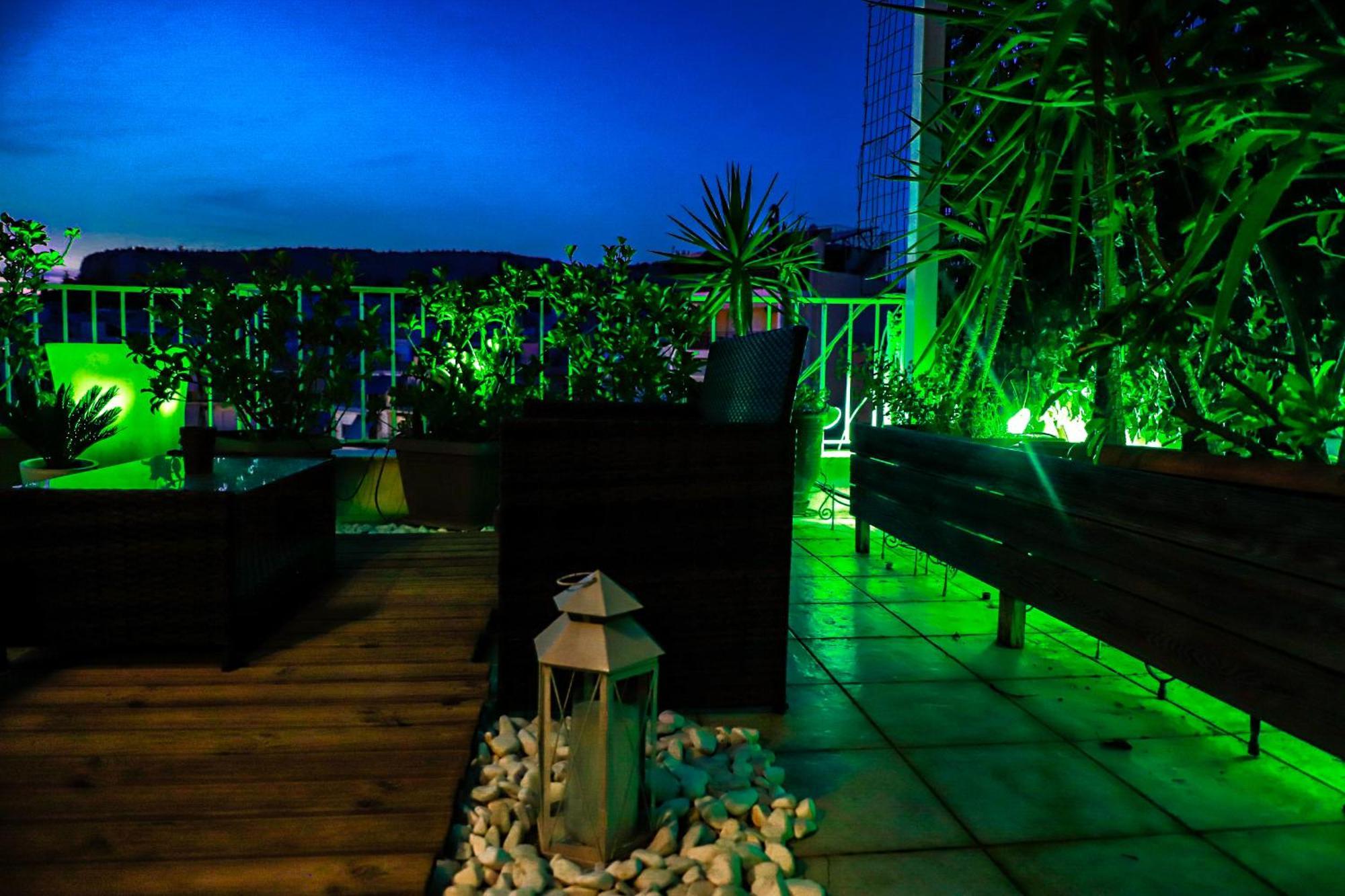 Renovated Apartment With Roof Garden Access, 15 M Walk To Acropolis Atenas Exterior foto